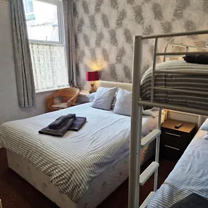 https://stafford-house.hotelsin-chester.com